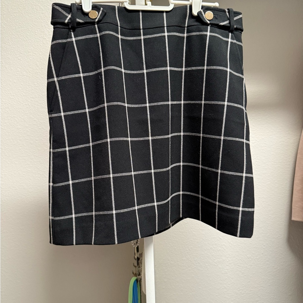 Loft NWT size 6 black plaid skirt